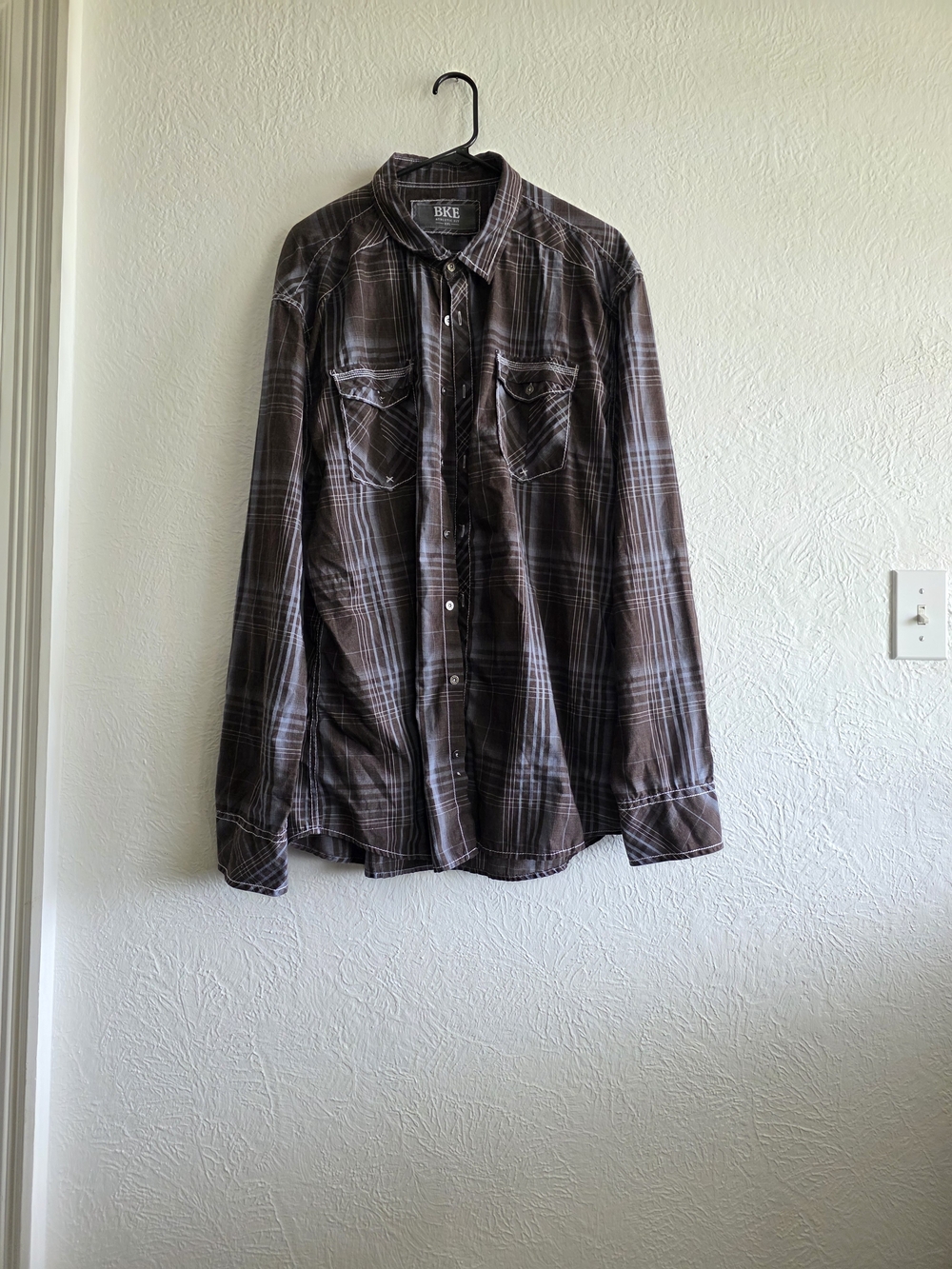 BKE Men's Athletic Fit Brown Plaid Long-Sleeve Button-Down Shirt